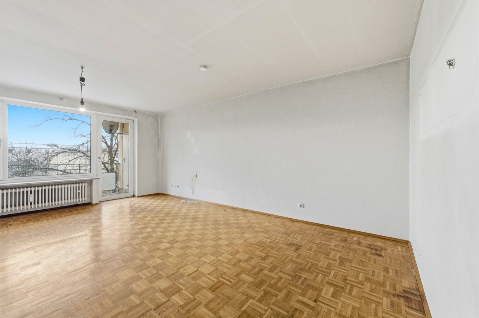 Wohnraum vor der Sanierung